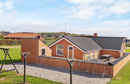 Vinderup House | Four-Bedroom Holiday home in Vinderup 3