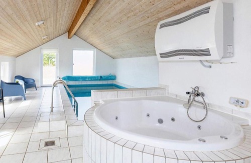 Vinderup House | Four-Bedroom Holiday home in Vinderup 3