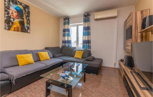 Pristeg House | Four-Bedroom Holiday Home In Pristeg