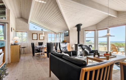Ørsted House | Four-Bedroom Holiday Home In Orsted