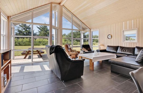 Nr. Lyngby House | Four-Bedroom Holiday Home in Lokken