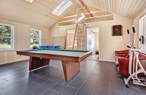 Nr. Lyngby House | Four-Bedroom Holiday Home in Lokken