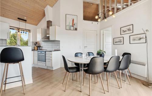 Skjern House | Four-Bedroom Holiday Home In Skjern