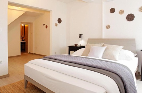 Bol House | Four-Bedroom Holiday Home in Bol