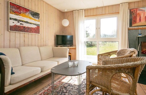 Vestero Havn House | Four-Bedroom Holiday home in Læsø
