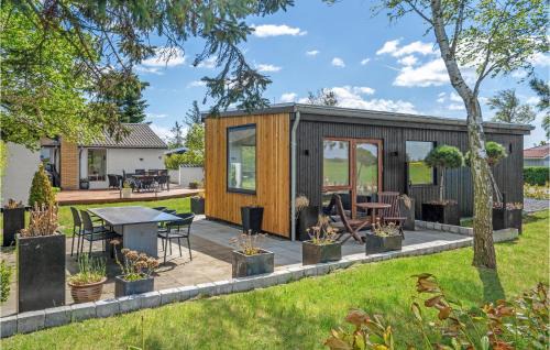 Saksild Strand House | Four-Bedroom Holiday Home In Odder