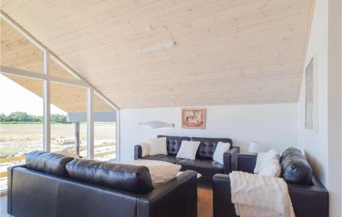 Saksild Strand House | Four-Bedroom Holiday Home In Odder