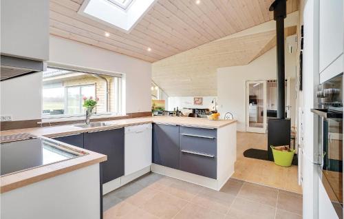 Saksild Strand House | Four-Bedroom Holiday Home In Odder