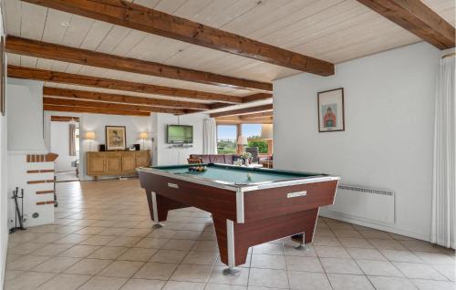 Rømø Kirkeby House | Four-Bedroom Holiday Home In Romo