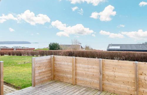 Ronde House | Four-Bedroom Holiday home in Rønde 1