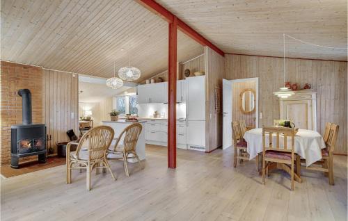 Stege House | Four-Bedroom Holiday Home In Stege