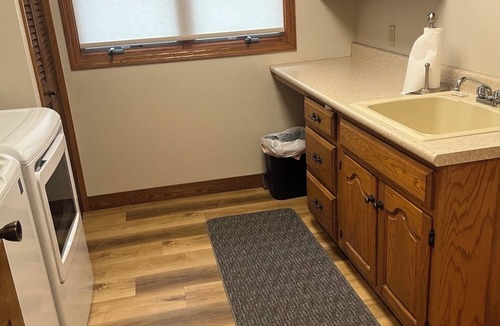 Sioux Falls House | Four Bedroom Home with Great Surroundings