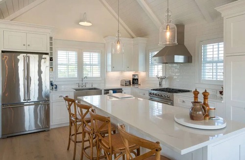 Siasconset House | Four bedroom home with modern design