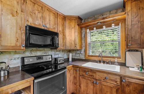 Newport Ski Chalet | Four Bedroom Mountain Retreat