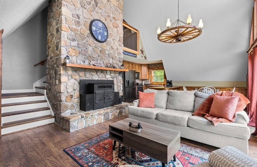Newport Ski Chalet | Four Bedroom Mountain Retreat