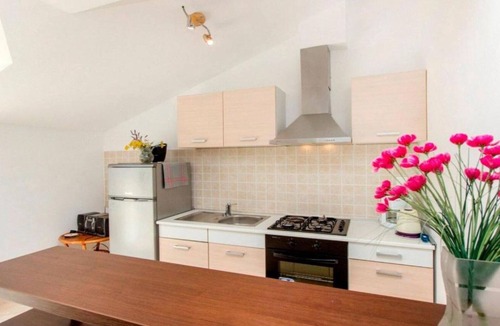 Bristane House | Four Bedroom Villa with the pool
