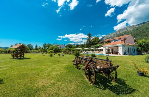 Konavle Villa | Four-Bedroom Villa with Terrace and Swimming Pool