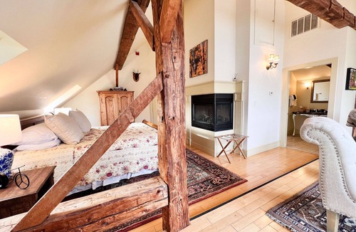 Newfane Bed & Breakfast | Four Columns Inn