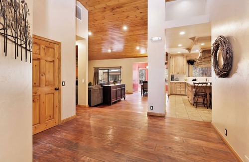 Evergreen Estates House | Four Happy Bears Estate #1277