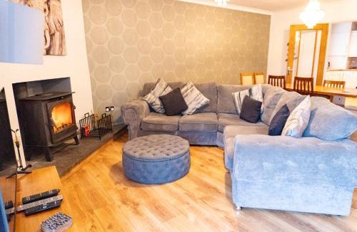 Carlisle House | Four Oaks Cottage