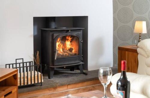 Carlisle House | Four Oaks Cottage