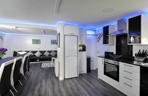 Carlisle House | Four Oaks House