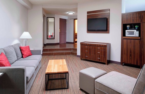 Novi Hotel | Four Points by Sheraton Detroit Novi