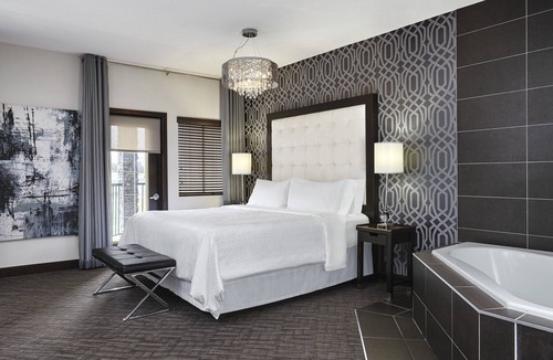 Northwest Calgary Hotel | Four Points by Sheraton Hotel & Suites Calgary West