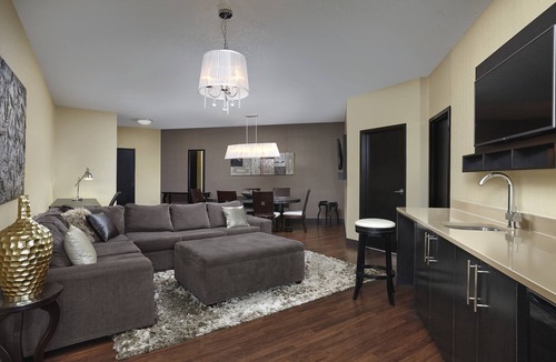 Northwest Calgary Hotel | Four Points by Sheraton Hotel & Suites Calgary West