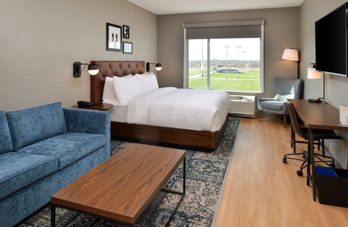 Olathe Hotel | Four Points by Sheraton Kansas City Olathe