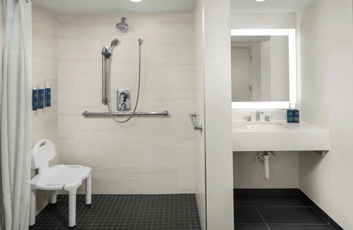 Montrose Hotel | Four Points by Sheraton Richmond Airport