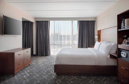 Northeast Philadelphia Hotel | Four Points by Sheraton Philadelphia Northeast