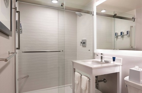 Windsor Hotel | Four Points by Sheraton Windsor Downtown
