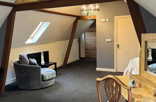 Kilmington Hotel | Four-poster suite