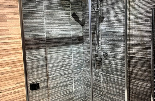 Kilmington Hotel | Four-poster suite