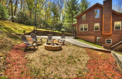 Cherry Log House | Four Ridges Lodge
