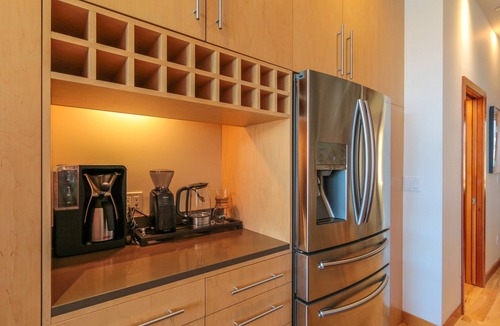 Hood River House | FOUR - River View, Hot Tub, Luxurious Downtown Loft!