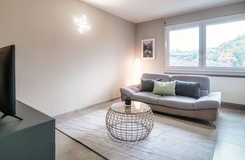 Paradiso Apartment | Four-room apartment next to LUdeS (Pazzallo 10)