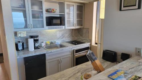 Northeast Virginia Beach Apartment | Four Sails Resort