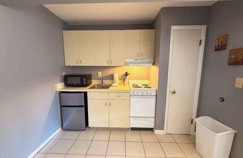 Warren Condo | Four Season Condo: seasonal pool, ski, hike & golf