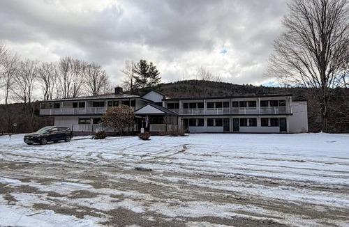 Warren Condo | Four Season Condo: ski, hike, golf & seasonal pool