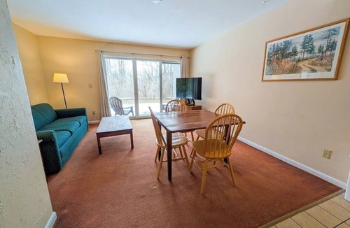 Warren Condo | Four Season Condo: ski, hike, golf & seasonal pool