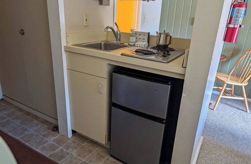 Warren Condo | Four Season Condo: ski & hike, golf & seasonal pool