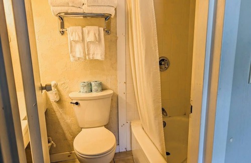 Warren Condo | Four Season Condo: ski & hike, golf & seasonal pool