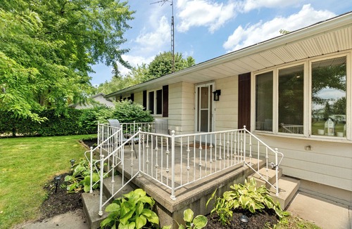 Dashwood Cottage | Four-Season Cottage with Beach Access Near Grand Bend