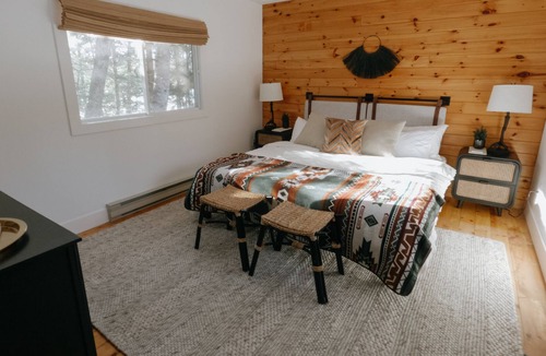 South River Cottage | Four Season Cozy Cottage on the Lake.