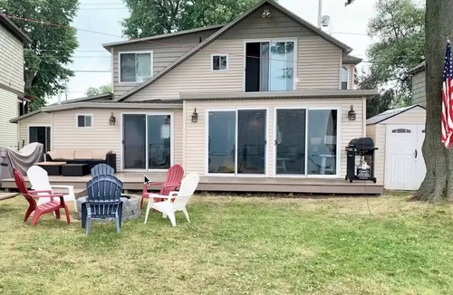 Sodus Point House | Four-Season Lakefront Cottage, Winter Views, Fire Pit & Family Friendly