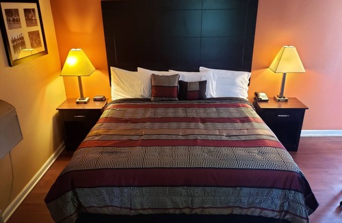 Castleton-on-Hudson Hotel | Four Season Motel