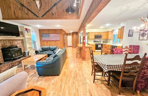 Wilmington House | Four Season Vermont Getaway with Hot Tub