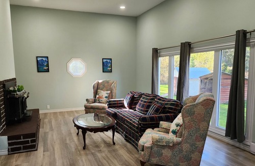 Irondale Cottage | Four Season waterfront Cottage on Irondale River over